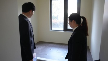 男子花20万装修准备入住，开门撞上陌生夫妇，对方一脸震惊